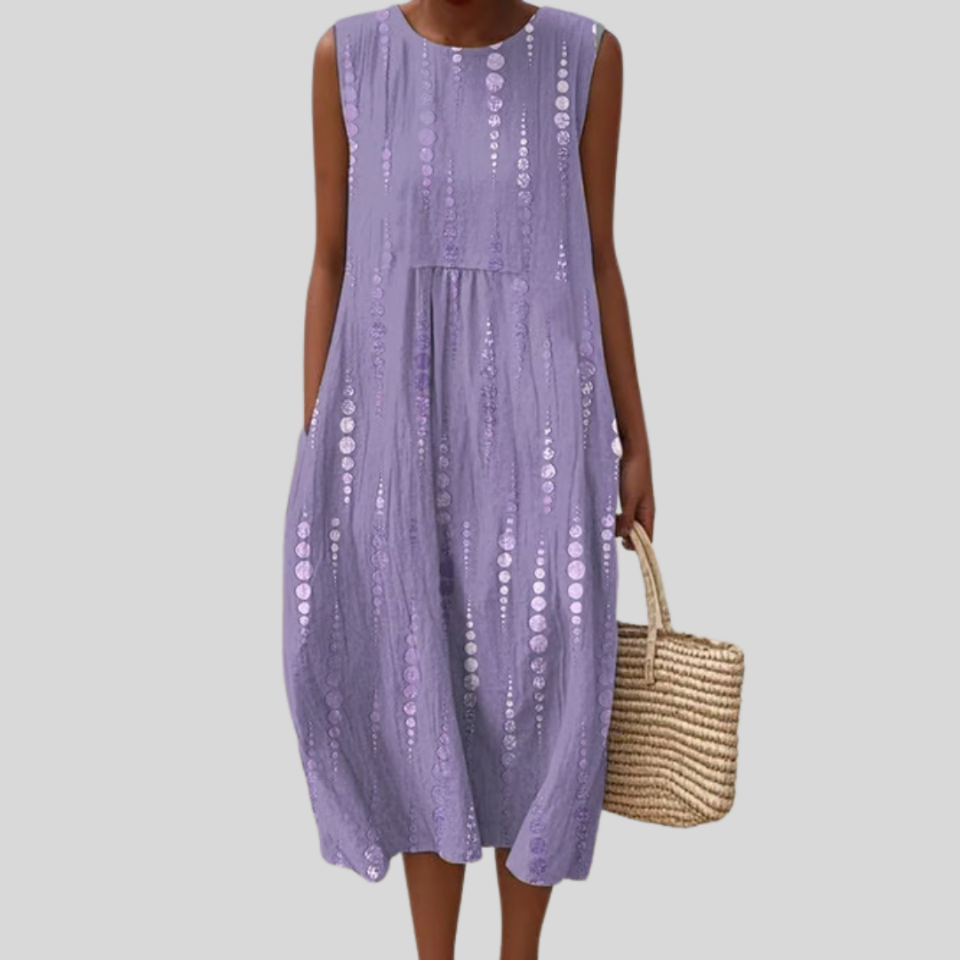 Fliederfarbenes Leinenkleid mit Tupfen