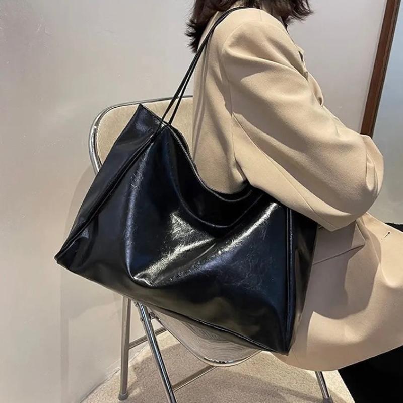 Gillian™ | Shiny Vegan Leather Handbag