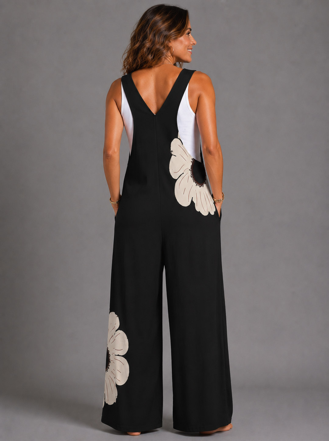 Niamh - Elegant oversized monochrome floral