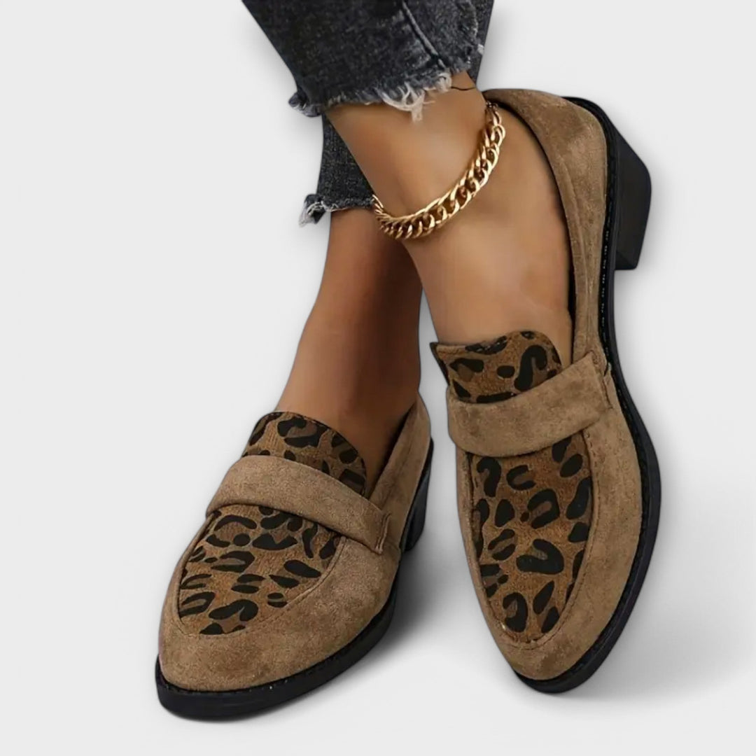 Kriemhilde - Wildleder-Loafer mit Leoparden-Futter